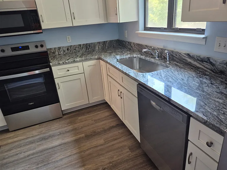 5761 Forest Lawn Ct — Photo 2