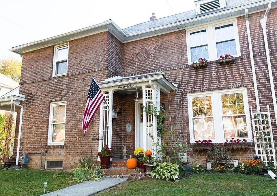 1st image of 134 Fullerton Ave