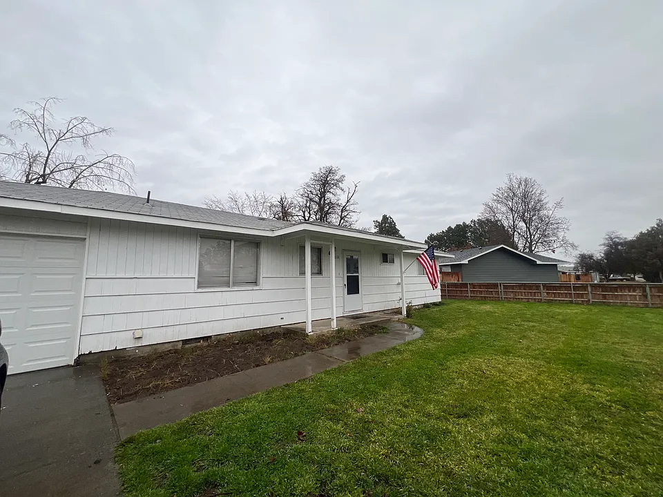 202 NW Columbia Ave