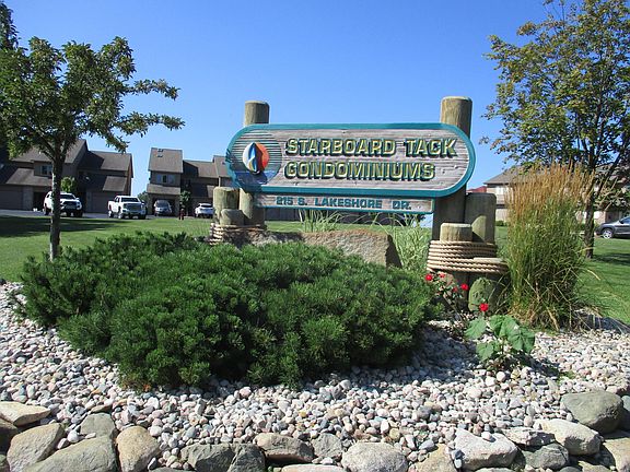 3rd image of 215 S Lakeshore Dr Unit 4