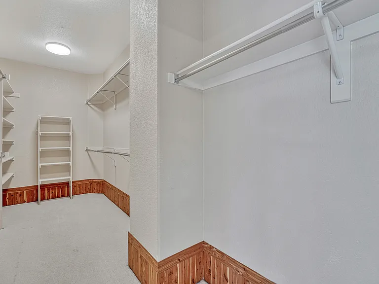 8406 Green Island Cir — Photo 32