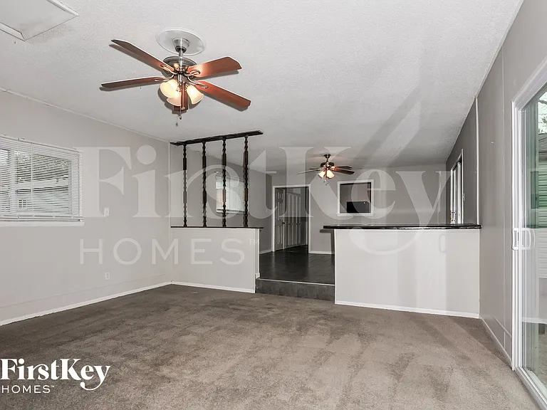 2320 Grants Pkwy — Photo 9