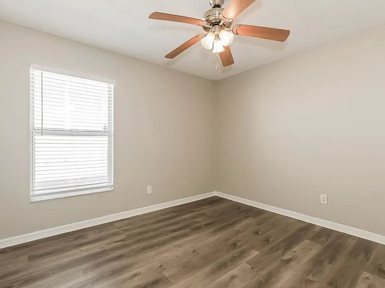 3406 Palm Beach Dr — Photo 13