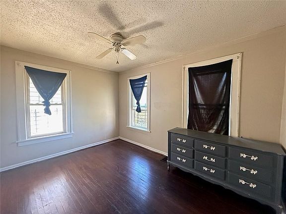 5th image of 3005 E 54th St