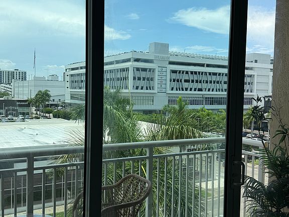 5th image of 2001 Biscayne Blvd #4C