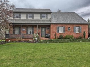 1001 Fieldstone Ct, Lancaster, PA 17603