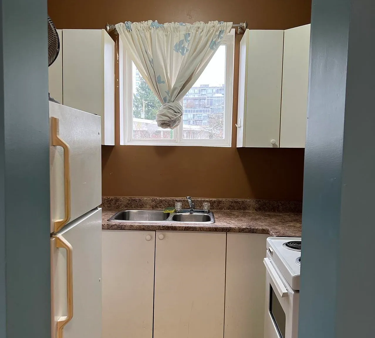 1 bed, 750 sqft, $1,350 — Photo 3