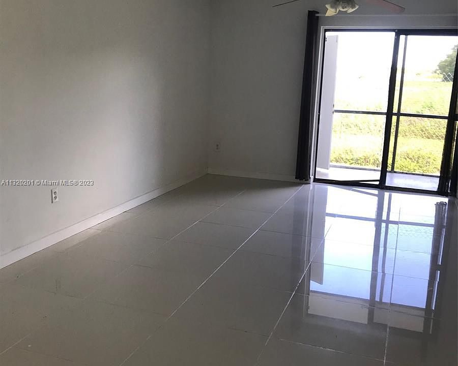 1st image of 842 NE 209th St APT 105-37