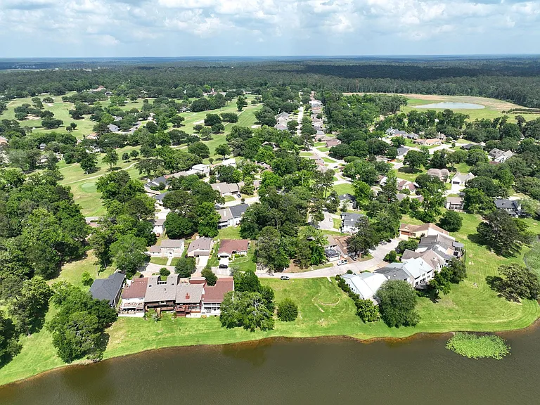 9 Lake View Mnr — Photo 2