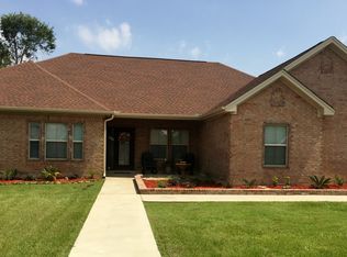 1062 Jordan Ct, Bridge City, TX 77611