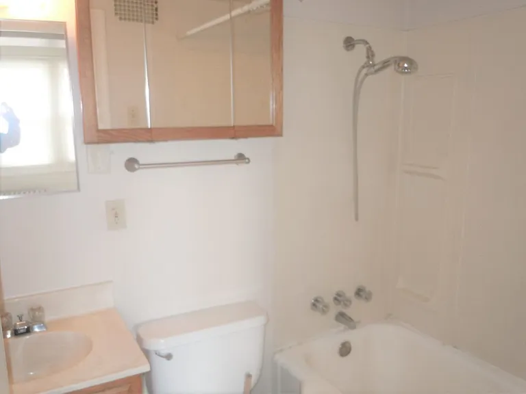 108 S Clinton St — Photo 5