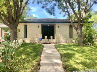 7031 Forest Crest St N, San Antonio, TX 78240