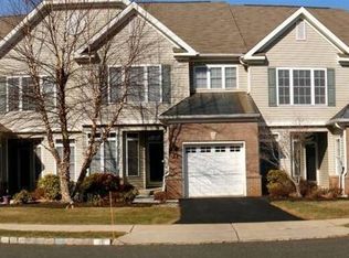 21 Chamberlin Way, Martinsville, NJ 08836