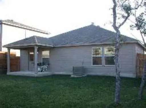 Well Maintained 3 Bedroom 2 Bath One Story Home — Photo 2