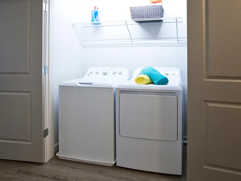 Full Size GE Washer & Dryer Included