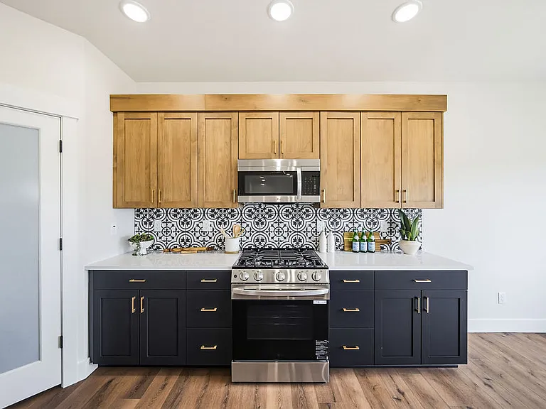 485 E River Ln — Photo 16