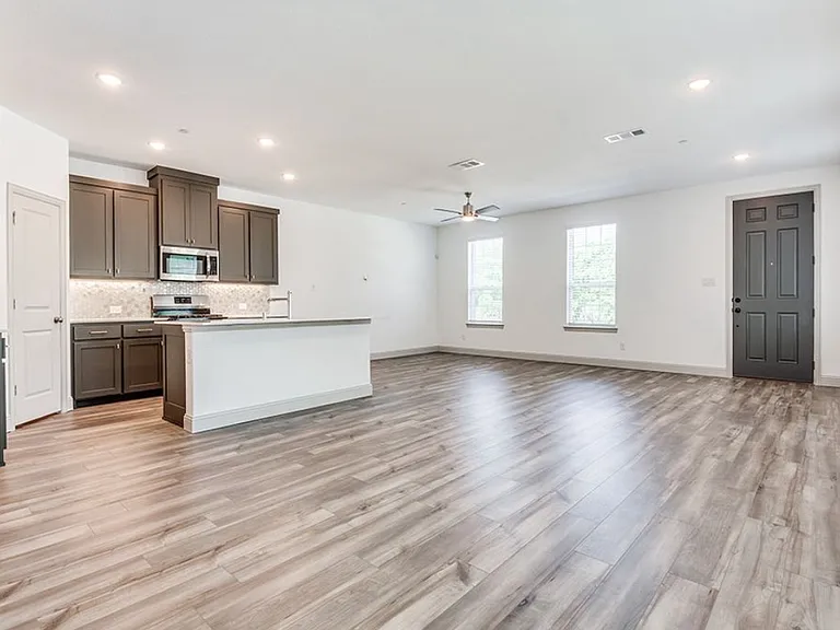 8713 Phoebe Rd — Photo 3