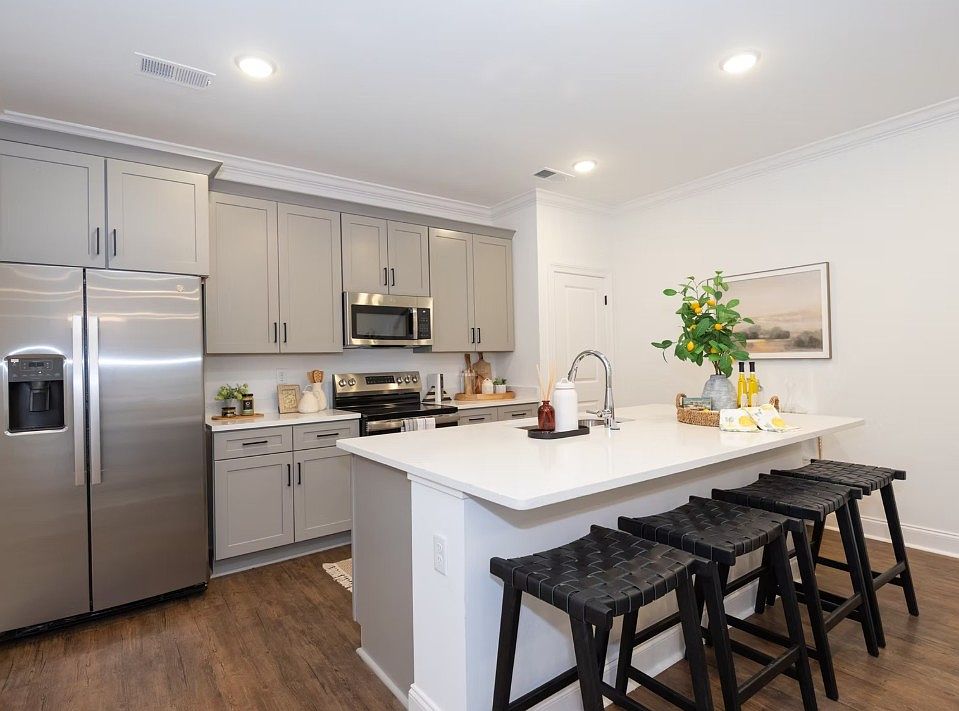 2nd image of 2023 Anchorage Rd #1