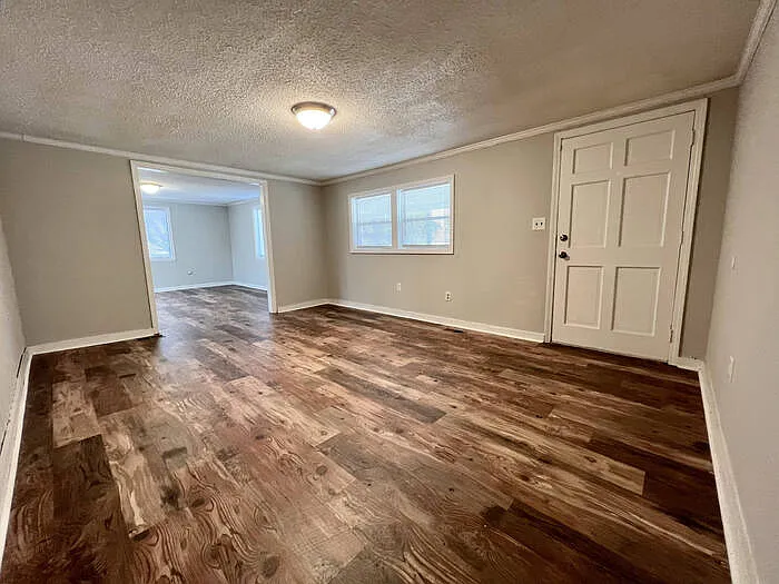 723 Wren Rd — Photo 5