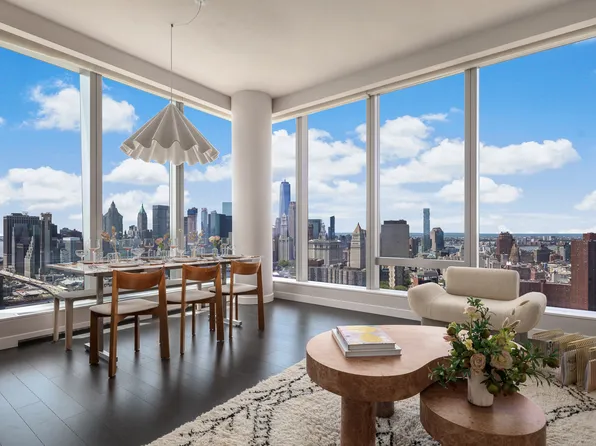 252 South Street image 4 of 12