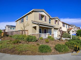 6048 Emerald Park Ln, Roseville, CA 95747