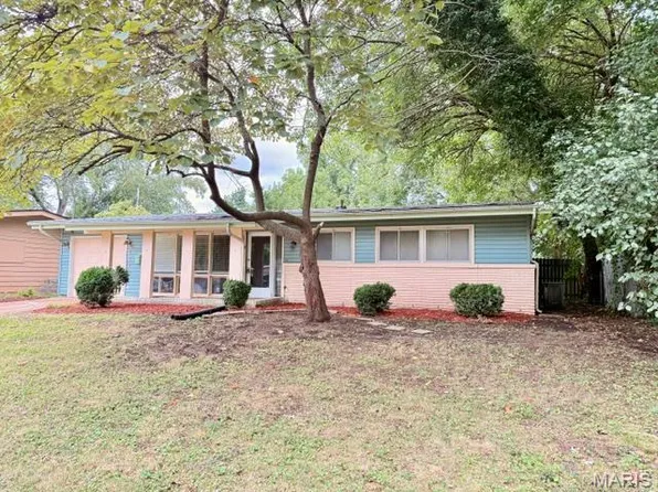 2320 Saint Catherine St, Florissant, MO 63033
