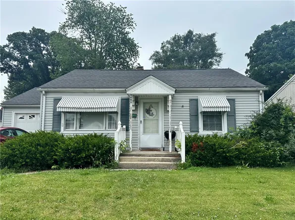 648 Woodlawn Ave, Mattoon, IL 61938