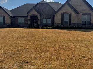 329 Kenyon Ct, Granbury, TX 76049