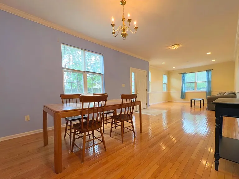 315 Birch Ct — Photo 4