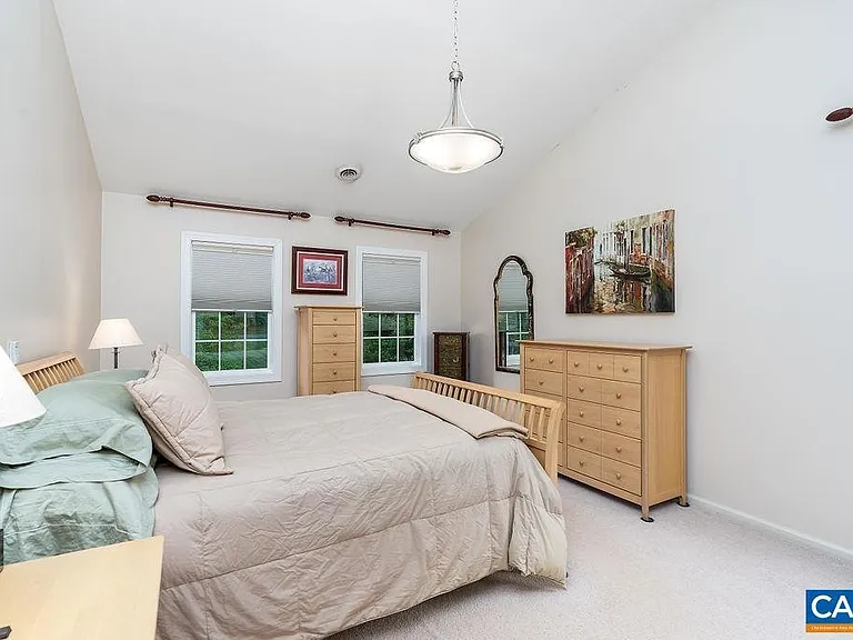 2810 Locust Hill Dr — Photo 18