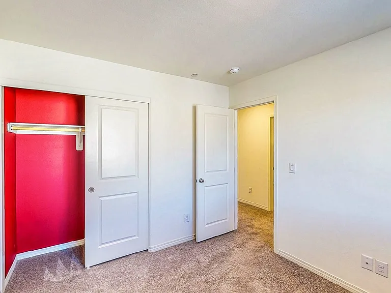 4261 Venus Falls Ave — Photo 31