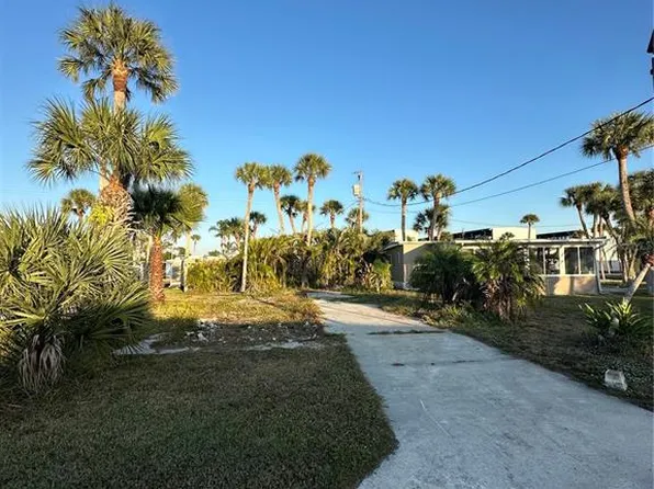 7500 Park Pointe Dr Lot 13, Englewood, FL 34224