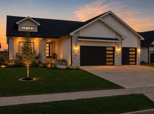 5021 148th Cir, Urbandale, IA 50323