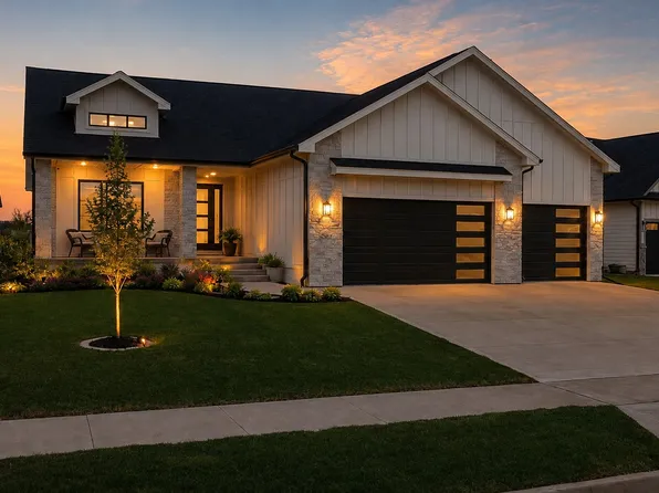 5021 148th Cir, Urbandale, IA 50323