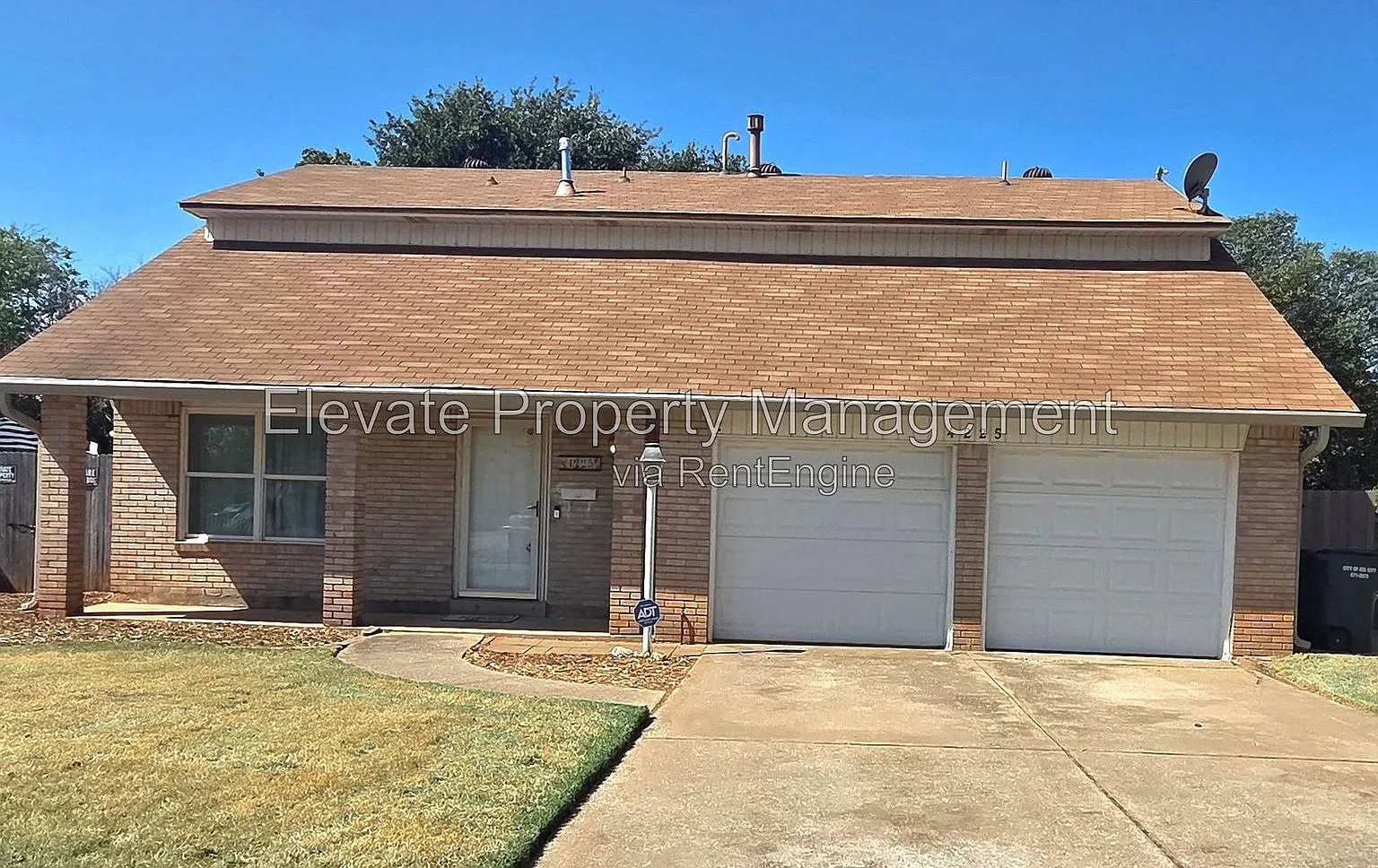 4 bed, 2.5 bath, 1995 sqft, $1,695 — Photo 1