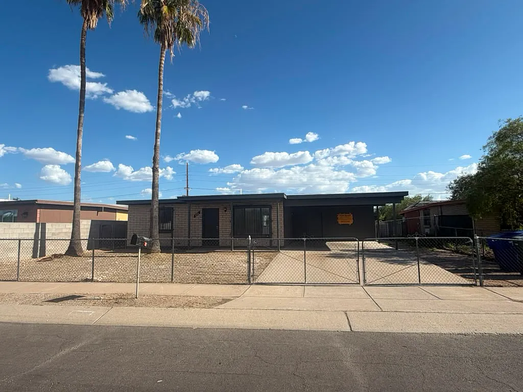 2 bed, 876 sqft, $1,450 — Photo 1