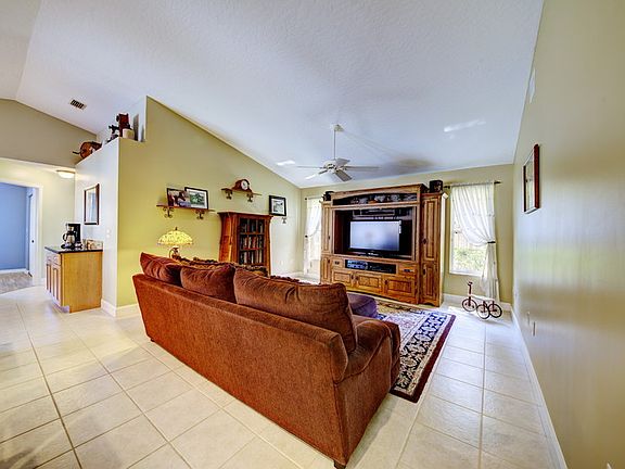 Family Room
						:
						Windows facing East