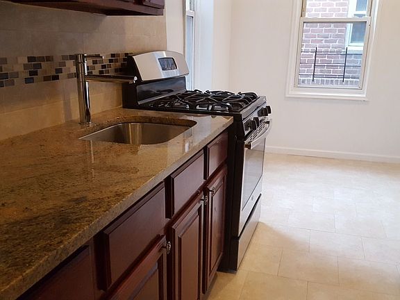 3rd image of 14235 84th Dr APT 5C
