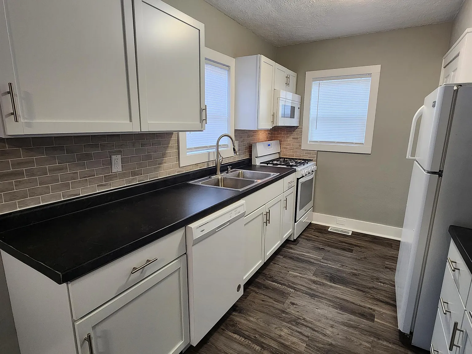 1217 East Sorin Street - 1 — Photo 3