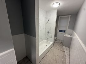 1107 Louis St - B, 1107 Louis St - B