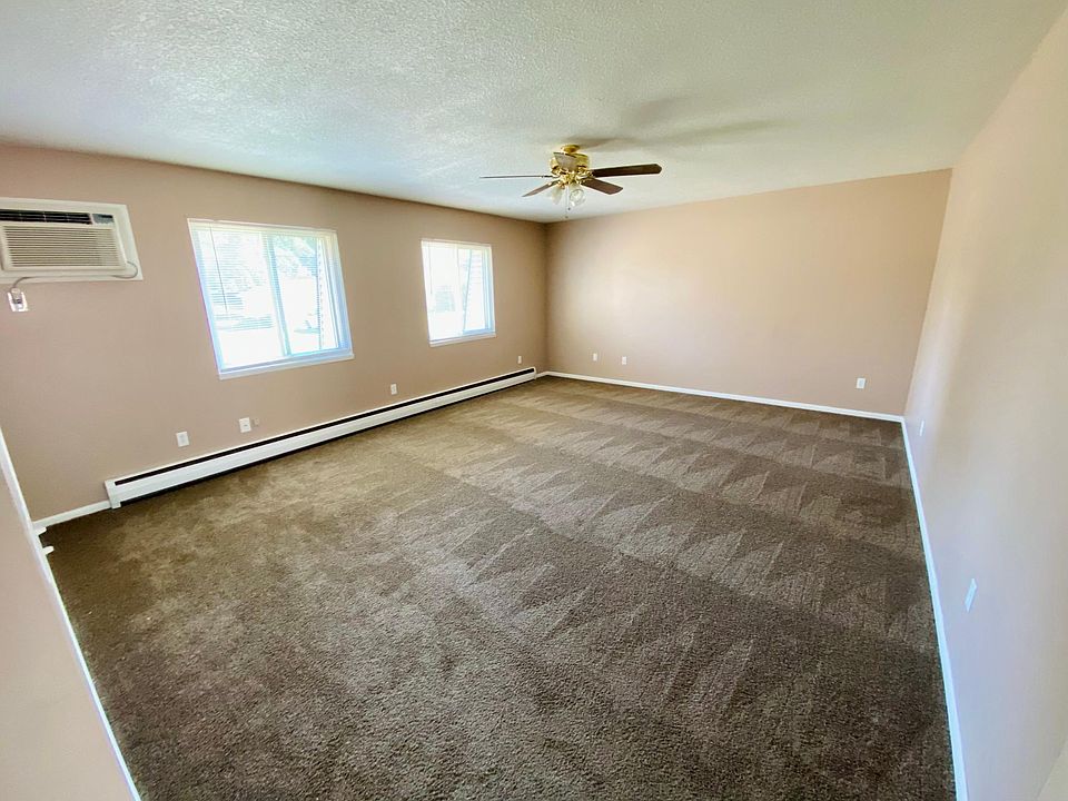1st image of 402 Woodland Ave
