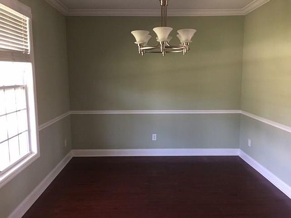 4th image of 296 Lee Road 2161