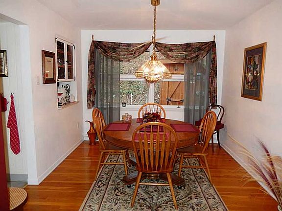 5th image of 726 Harvey Ave