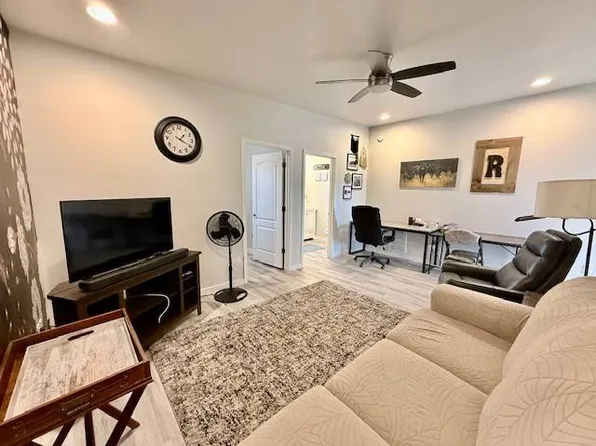 4860 E Main St #H-43, Mesa, AZ 85205