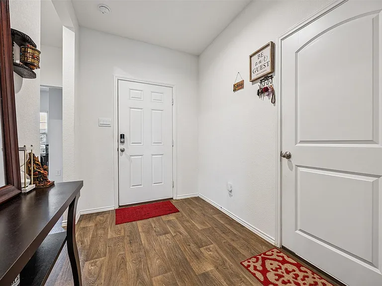 5102 Hedgerose Ln — Photo 4