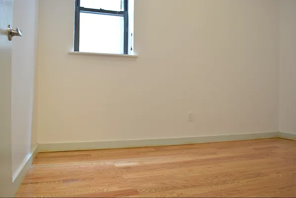 Rented by EXR | media 27