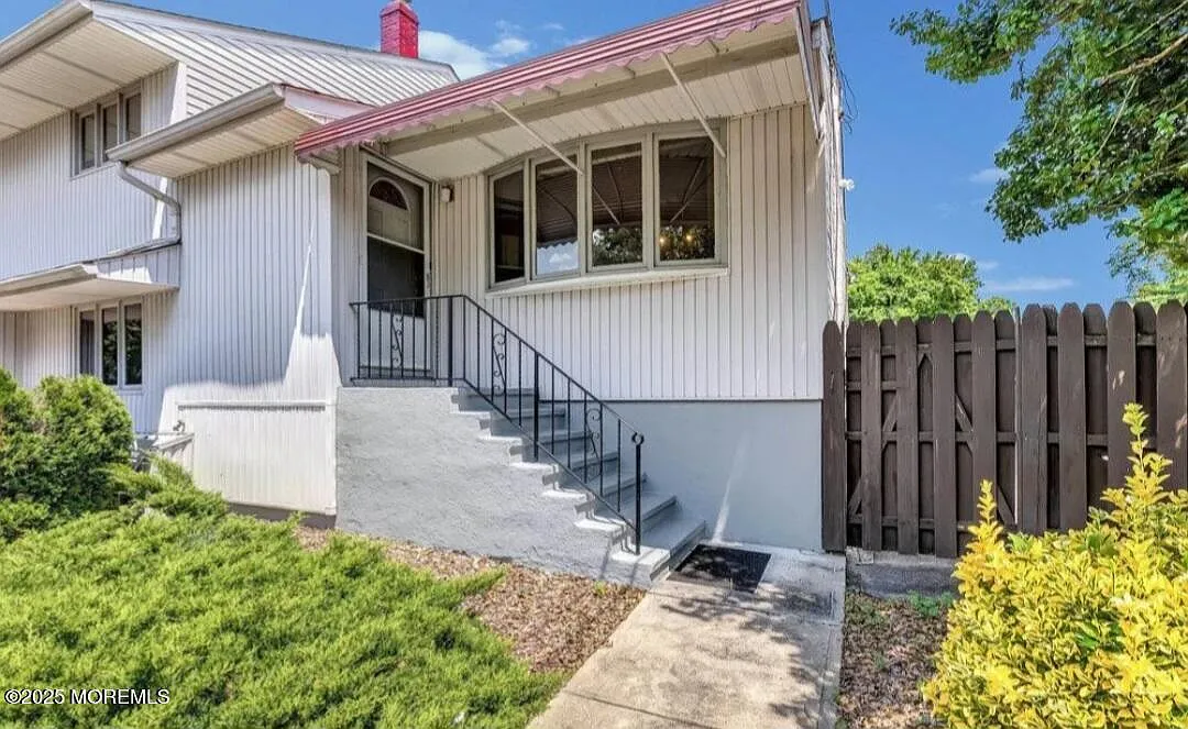 4 bed, 1876 sqft, $3,800 — Photo 4