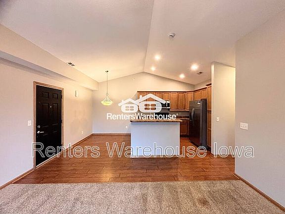 4th image of 2000 Meadow Ct Unit 204