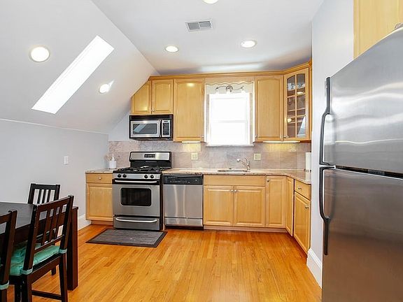 4th image of 52 Hewins St #3