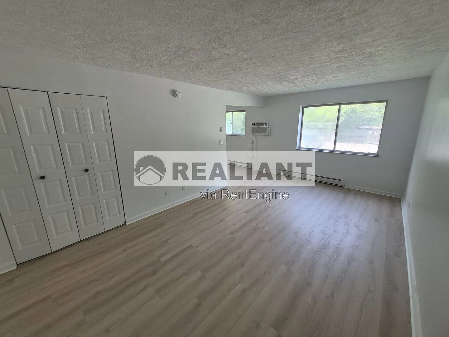 1 bed, 1.0 bath, 525 sqft, $995 — Photo 2